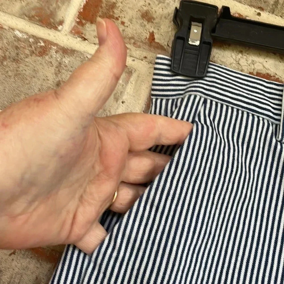 Gap Tailored Striped shorts - Picture 2 of 6